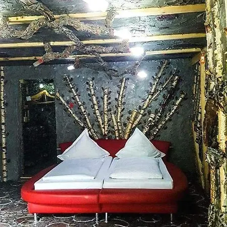 Stone Garden Lodge *